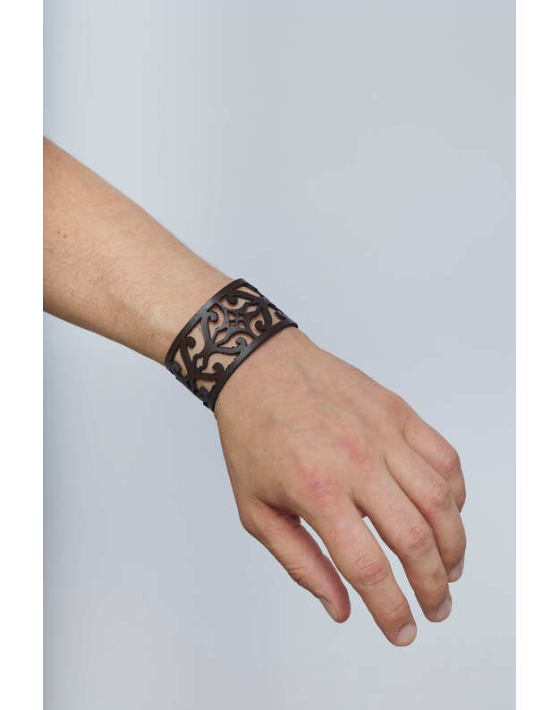 Unisex tamsiai ruda odinė apyrankė APY09 1