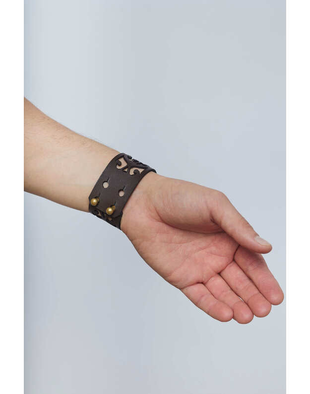 Unisex tamsiai ruda odinė apyrankė APY09 2