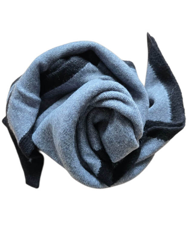 Šiltas šalikas trikampio formos su vilną WO009