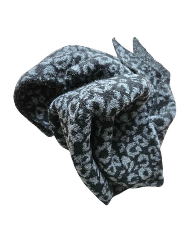 Šiltas šalikas trikampio formos su vilną IVO9003