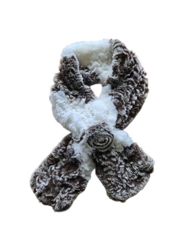 Natūralaus triušio kailio apykaklė KR018