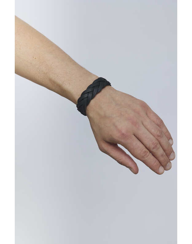 Unisex juoda odinė apyrankė APY08 1