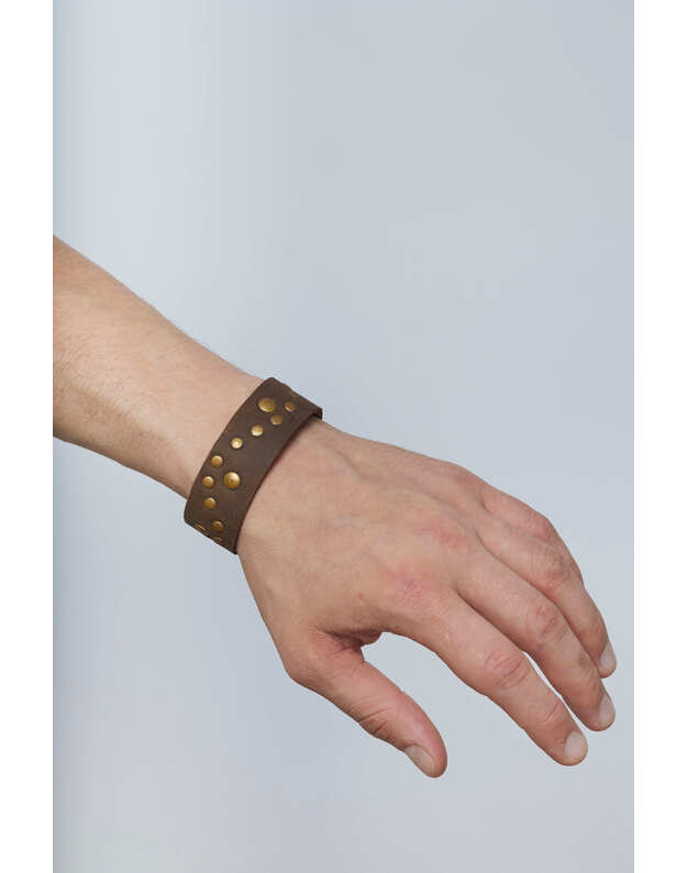 Unisex tamsiai ruda odinė apyrankė APY06 2