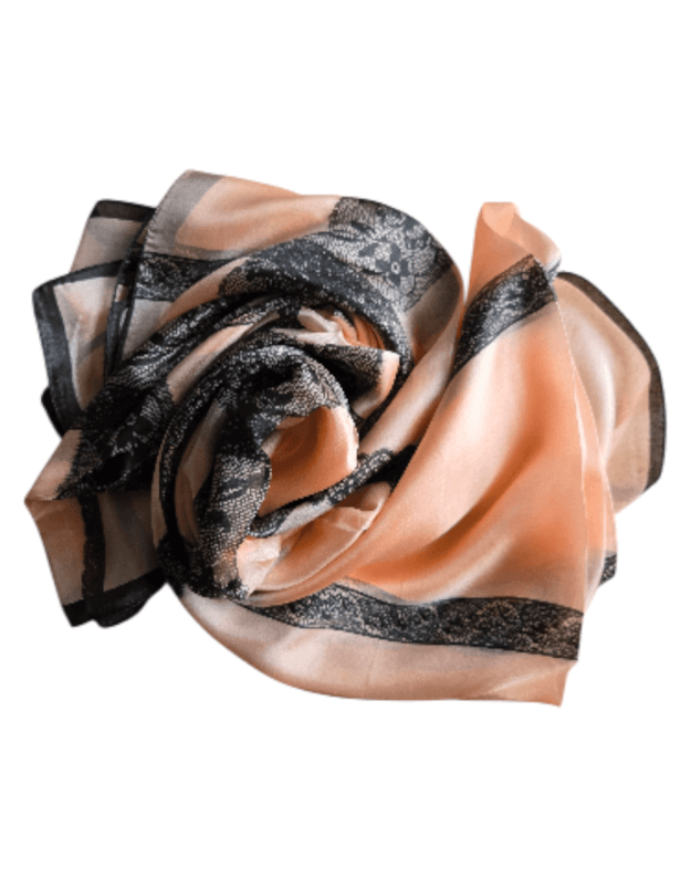 Natūralaus &scaron;ilko moteri&scaron;ka skarelė SIL032