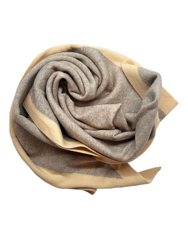 &Scaron;iltas &scaron;alikas trikampio formos su vilną WO008